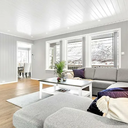 Straumen Holiday home Nord-Lenangen