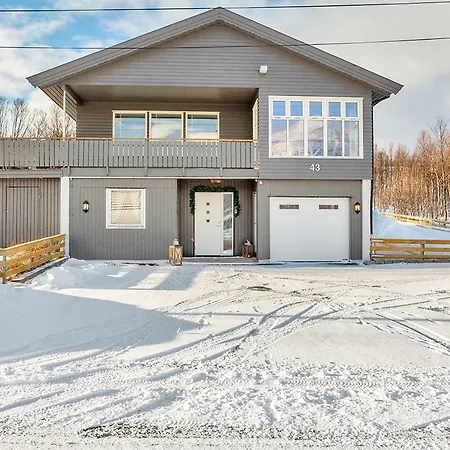 Holiday home Straumen Nord-Lenangen